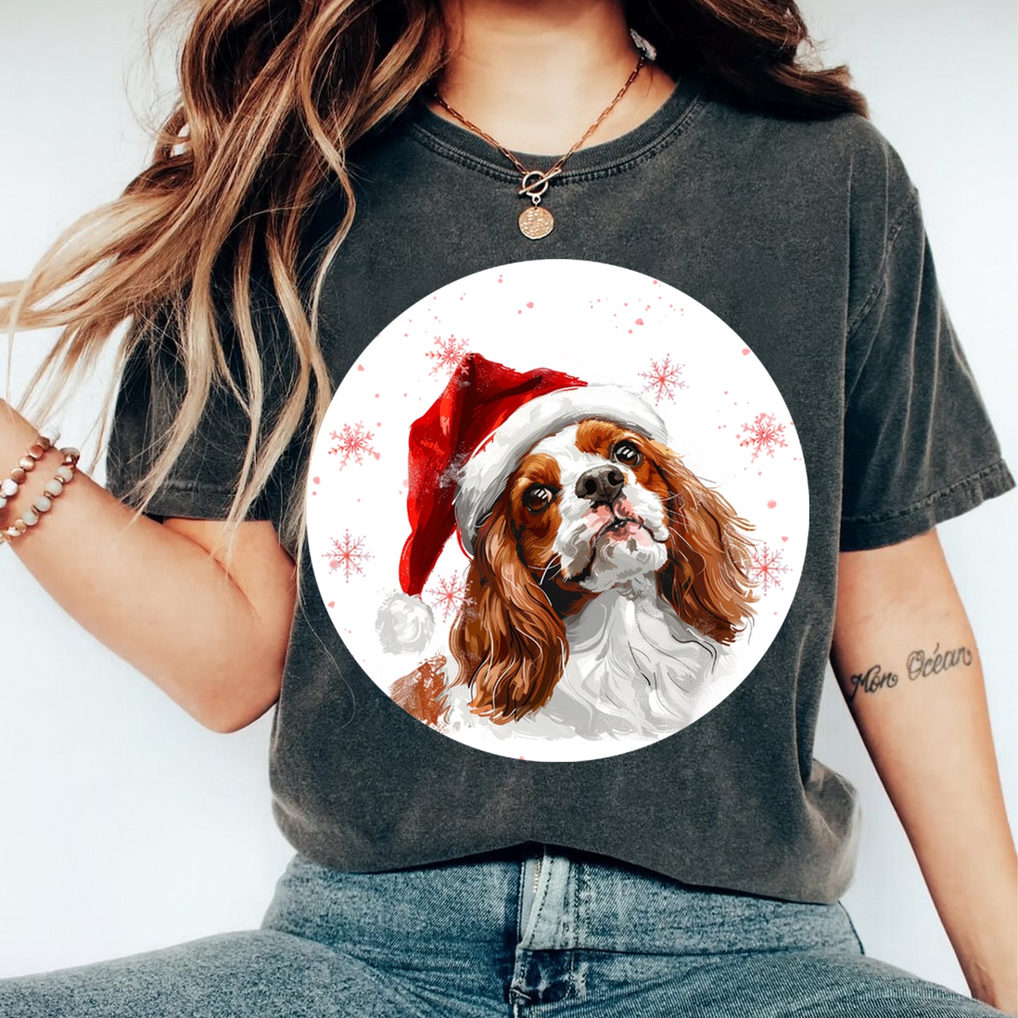 Christmas Cavalier Spaniel Santa Hat DTF Transfer – Round Snowflake Portrait Ready to Press Iron On Heat Transfer for DIY Shirts 12077